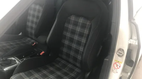 VOLKSWAGEN GOLF 1.4 TSI GTE Advance DSG