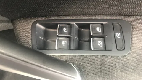 VOLKSWAGEN GOLF 1.4 TSI GTE Advance DSG