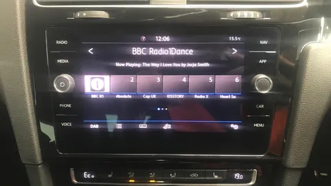 VOLKSWAGEN GOLF 1.4 TSI GTE Advance DSG