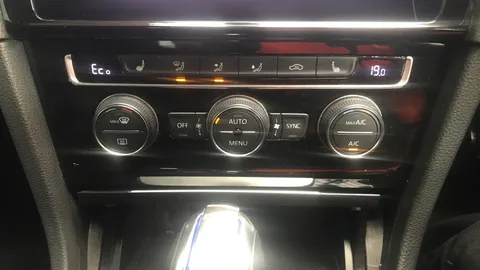 VOLKSWAGEN GOLF 1.4 TSI GTE Advance DSG