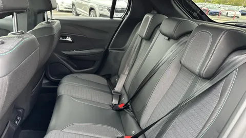 PEUGEOT 208 1.2 PureTech 100 Allure Premium + EAT8