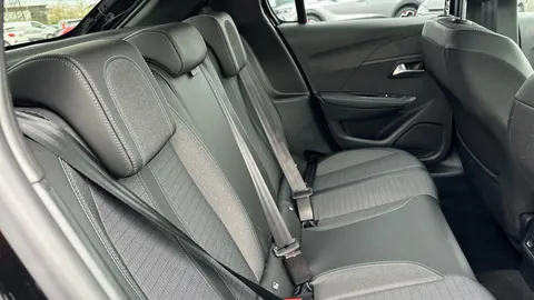 PEUGEOT 208 1.2 PureTech 100 Allure Premium + EAT8