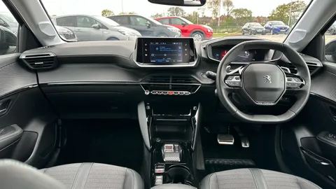 PEUGEOT 208 1.2 PureTech 100 Allure Premium + EAT8