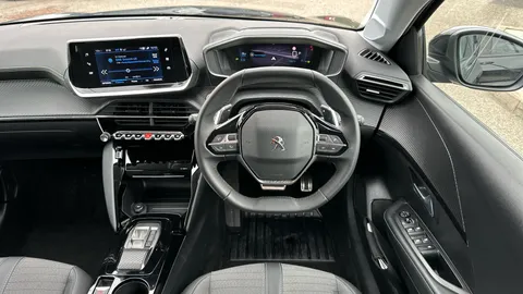 PEUGEOT 208 1.2 PureTech 100 Allure Premium + EAT8