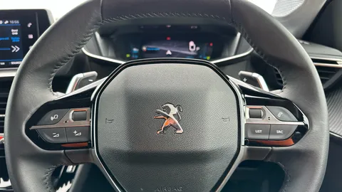 PEUGEOT 208 1.2 PureTech 100 Allure Premium + EAT8