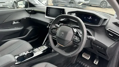 PEUGEOT 208 1.2 PureTech 100 Allure Premium + EAT8