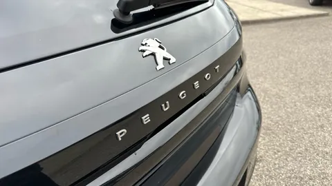 PEUGEOT 208 1.2 PureTech 100 Allure Premium + EAT8