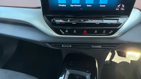 VOLKSWAGEN ID.4 109kW Life Pure 52kWh Auto