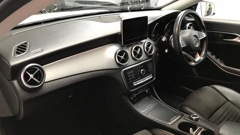 MERCEDES-BENZ CLA CLA 200 AMG Line Edition Tip Auto