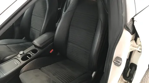 MERCEDES-BENZ CLA CLA 200 AMG Line Edition Tip Auto