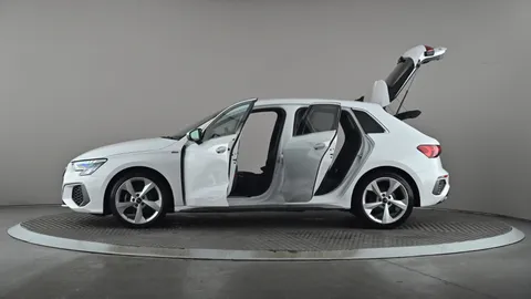 AUDI A3 35 TFSI S Line