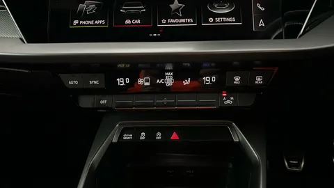 AUDI A3 35 TFSI S Line