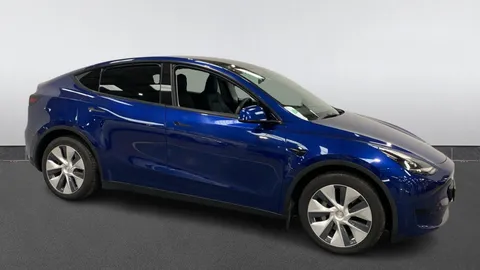 TESLA MODEL Y RWD Auto