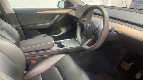 Tesla                     Model Y Long Range AWD Auto