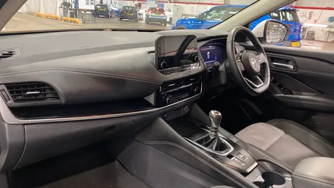 NISSAN QASHQAI 1.3 DiG-T MH N-Connecta