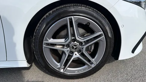 MERCEDES-BENZ A CLASS A180 AMG Line Executive Auto