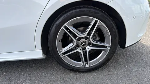 MERCEDES-BENZ A CLASS A180 AMG Line Executive Auto