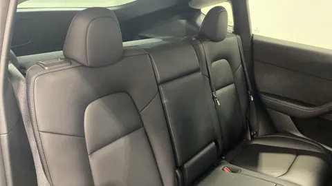 TESLA MODEL Y RWD Auto