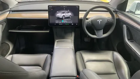 Tesla                     Model Y RWD 5dr Auto