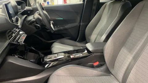 Peugeot 2008 100kW Allure Premium+ 50kWh 5dr Auto