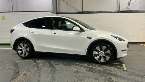 Tesla                     Model Y Long Range AWD Auto
