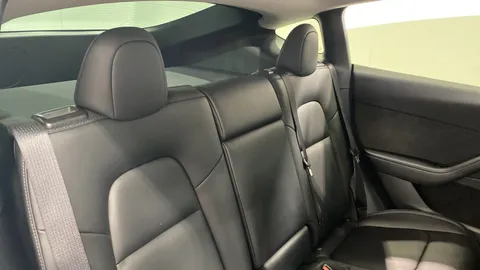 TESLA MODEL Y RWD Auto