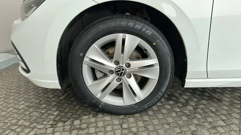 Volkswagen Golf 1.0 TSI Life