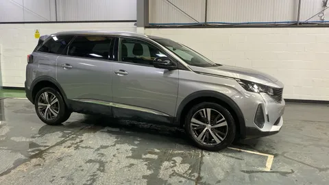 Peugeot 5008 1.2 PureTech Allure EAT8
