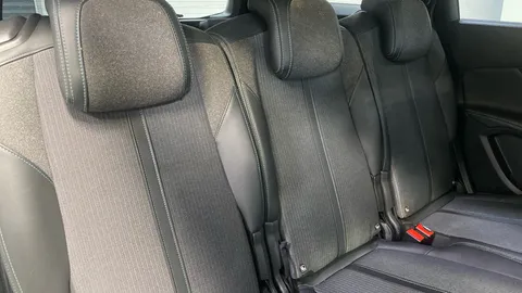 Peugeot 5008 1.2 PureTech Allure EAT8