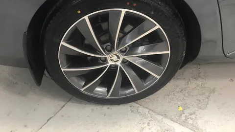 SKODA SUPERB 2.0 TDI CR Laurin + Klement 4X4