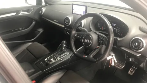 AUDI A3 35 TFSI Black Edition S Tronic