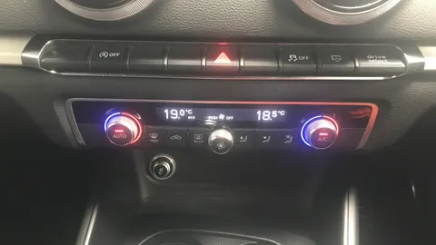 AUDI A3 35 TFSI Black Edition S Tronic