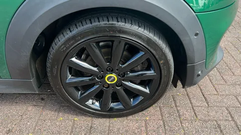 MINI HATCHBACK 135kW Cooper S Level 3 33kWh Auto