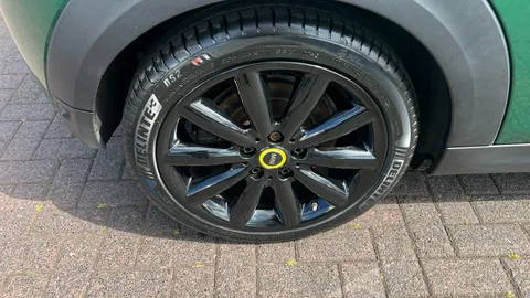 MINI HATCHBACK 135kW Cooper S Level 3 33kWh Auto