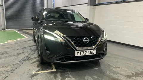 NISSAN QASHQAI 1.3 DiG-T MH 158 N-Connecta [Glass Rf] Xtronic