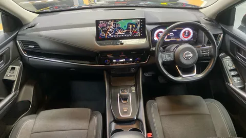 NISSAN QASHQAI 1.3 DiG-T MH 158 N-Connecta [Glass Rf] Xtronic