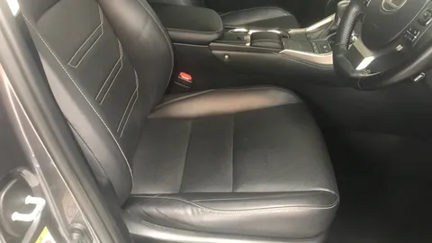 LEXUS NX 300h 2.5 CVT [Premium Pack]