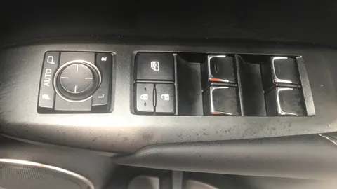 LEXUS NX 300h 2.5 CVT [Premium Pack]