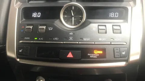 LEXUS NX 300h 2.5 CVT [Premium Pack]