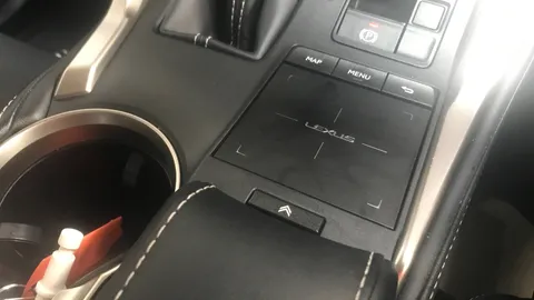 LEXUS NX 300h 2.5 CVT [Premium Pack]