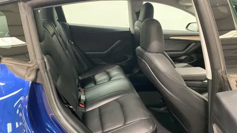 TESLA MODEL 3 RWD Auto