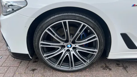 BMW 5 Series 530d xDrive M Sport Auto [Plus Pack]