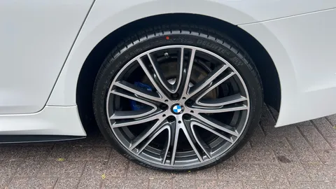 BMW 5 Series 530d xDrive M Sport Auto [Plus Pack]