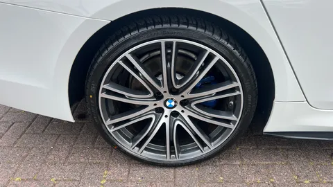 BMW 5 Series 530d xDrive M Sport Auto [Plus Pack]