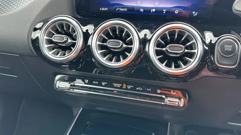 MERCEDES-BENZ EQA EQA 250+ 140kW Sport Night Ed 70.5kWh Auto