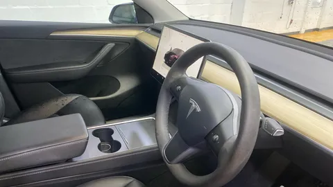TESLA MODEL Y Performance AWD Auto