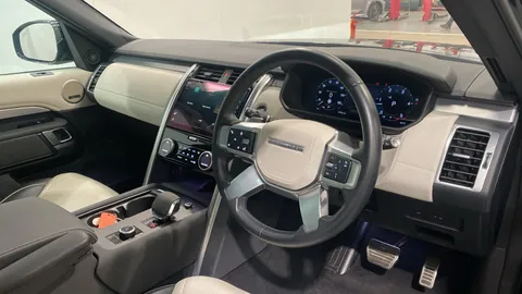 LAND ROVER DISCOVERY 3.0 D300 R-Dynamic HSE Auto