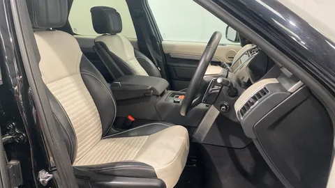 LAND ROVER DISCOVERY 3.0 D300 R-Dynamic HSE Auto