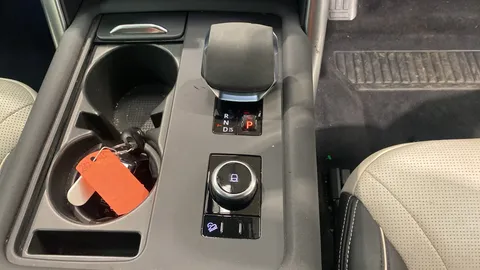 LAND ROVER DISCOVERY 3.0 D300 R-Dynamic HSE Auto