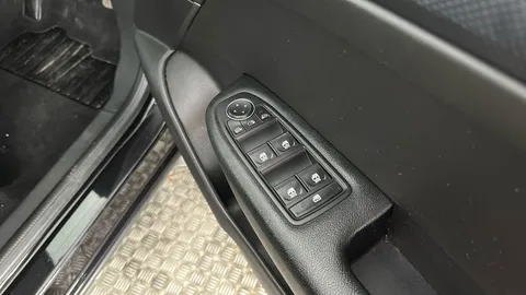 Renault Arkana 1.6 E-TECH Hybrid 145 Iconic 5dr Auto